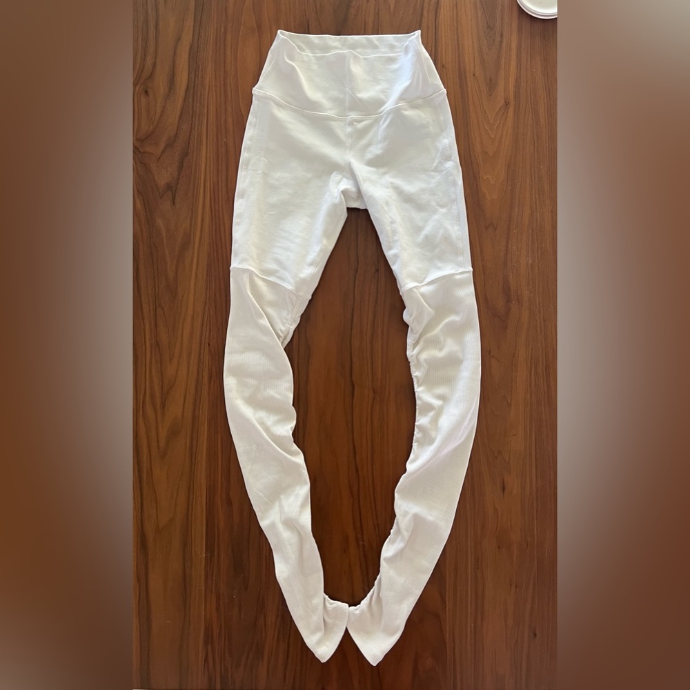 Alo Yoga White Goddess Leggings in size Small